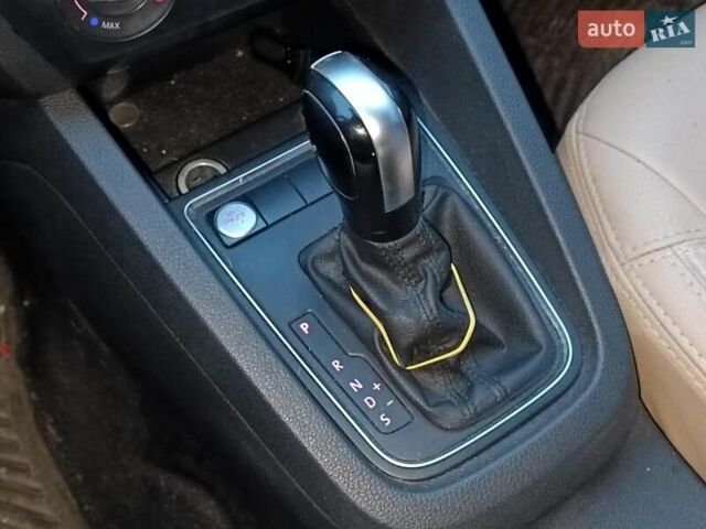 Бежевий Фольксваген Джетта, об'ємом двигуна 1.8 л та пробігом 163 тис. км за 9990 $, фото 28 на Automoto.ua