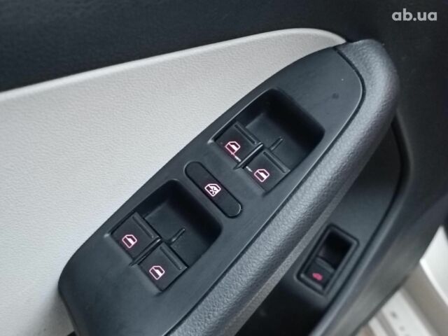 Бежевий Фольксваген Джетта, об'ємом двигуна 1.8 л та пробігом 163 тис. км за 9990 $, фото 20 на Automoto.ua