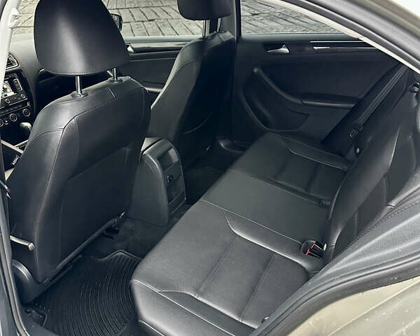 Бежевий Фольксваген Джетта, об'ємом двигуна 1.97 л та пробігом 99 тис. км за 12800 $, фото 9 на Automoto.ua