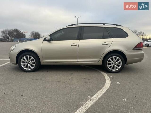 Бежевий Фольксваген Джетта, об'ємом двигуна 2.48 л та пробігом 220 тис. км за 7200 $, фото 1 на Automoto.ua