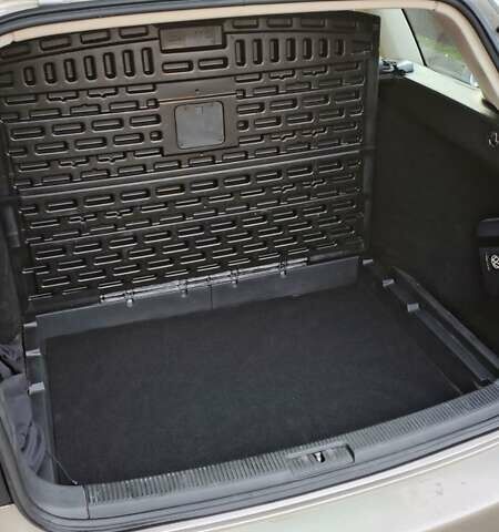 Бежевый Фольксваген Джетта, объемом двигателя 2.48 л и пробегом 254 тыс. км за 8299 $, фото 16 на Automoto.ua