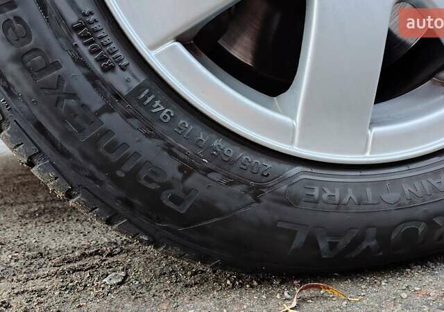 Бежевый Фольксваген Джетта, объемом двигателя 2.48 л и пробегом 254 тыс. км за 8299 $, фото 21 на Automoto.ua