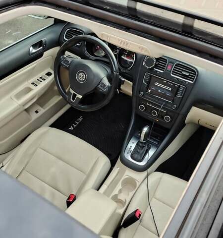 Бежевый Фольксваген Джетта, объемом двигателя 2.48 л и пробегом 254 тыс. км за 8299 $, фото 6 на Automoto.ua