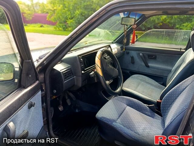 Черный Фольксваген Джетта, объемом двигателя 1.6 л и пробегом 500 тыс. км за 1200 $, фото 4 на Automoto.ua