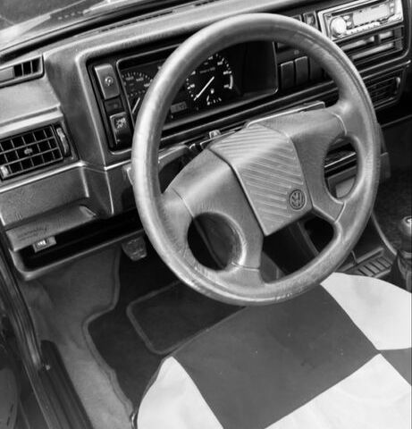 Черный Фольксваген Джетта, объемом двигателя 1.8 л и пробегом 2 тыс. км за 1200 $, фото 3 на Automoto.ua