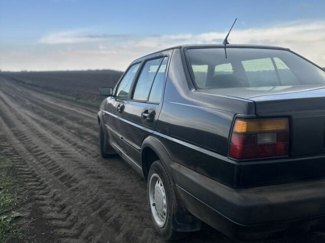 Черный Фольксваген Джетта, объемом двигателя 1.8 л и пробегом 2 тыс. км за 1200 $, фото 2 на Automoto.ua