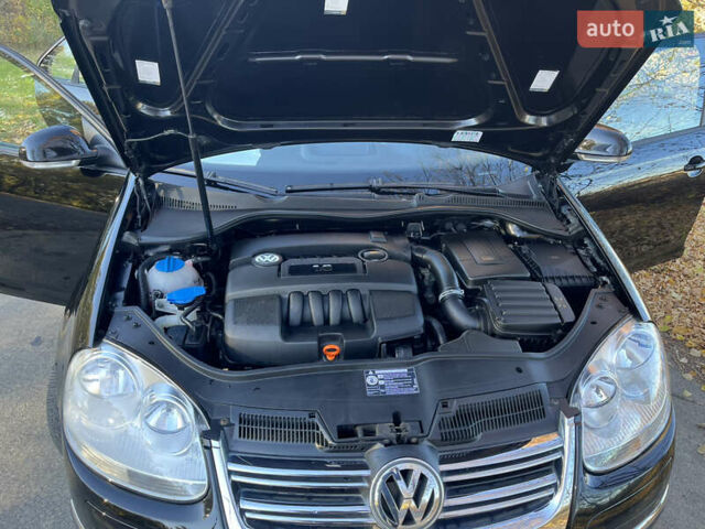 Черный Фольксваген Джетта, объемом двигателя 1.6 л и пробегом 197 тыс. км за 6100 $, фото 11 на Automoto.ua