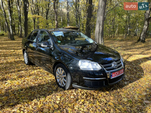 Черный Фольксваген Джетта, объемом двигателя 1.6 л и пробегом 197 тыс. км за 6100 $, фото 6 на Automoto.ua