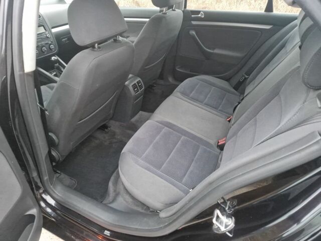 Черный Фольксваген Джетта, объемом двигателя 1.6 л и пробегом 154 тыс. км за 5999 $, фото 10 на Automoto.ua