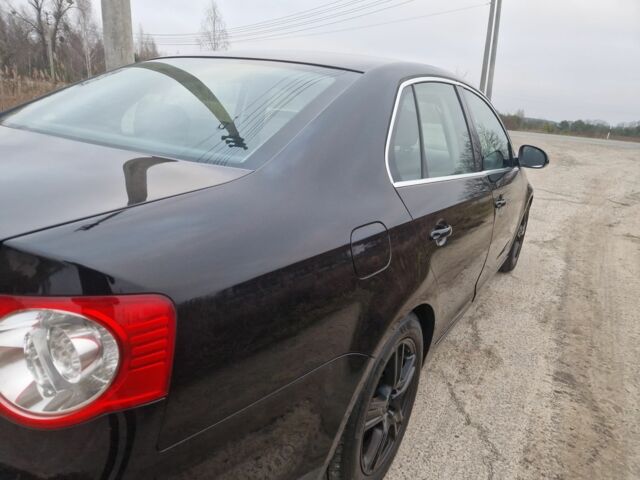 Черный Фольксваген Джетта, объемом двигателя 1.6 л и пробегом 154 тыс. км за 5999 $, фото 7 на Automoto.ua