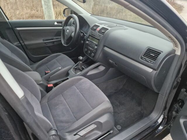 Черный Фольксваген Джетта, объемом двигателя 1.6 л и пробегом 154 тыс. км за 5999 $, фото 12 на Automoto.ua