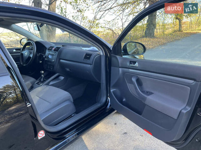 Черный Фольксваген Джетта, объемом двигателя 1.6 л и пробегом 197 тыс. км за 6100 $, фото 18 на Automoto.ua