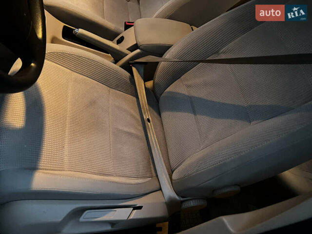 Черный Фольксваген Джетта, объемом двигателя 1.6 л и пробегом 202 тыс. км за 5200 $, фото 6 на Automoto.ua