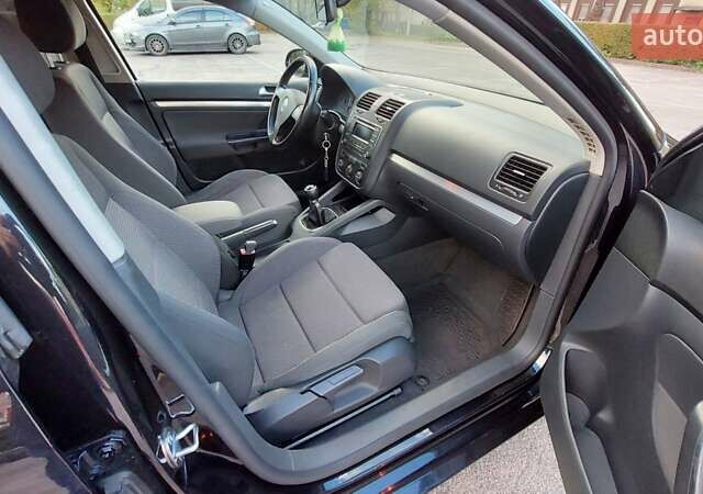 Черный Фольксваген Джетта, объемом двигателя 1.6 л и пробегом 199 тыс. км за 6000 $, фото 9 на Automoto.ua