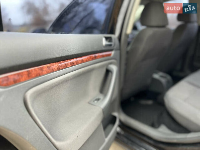 Черный Фольксваген Джетта, объемом двигателя 1.6 л и пробегом 195 тыс. км за 5400 $, фото 10 на Automoto.ua