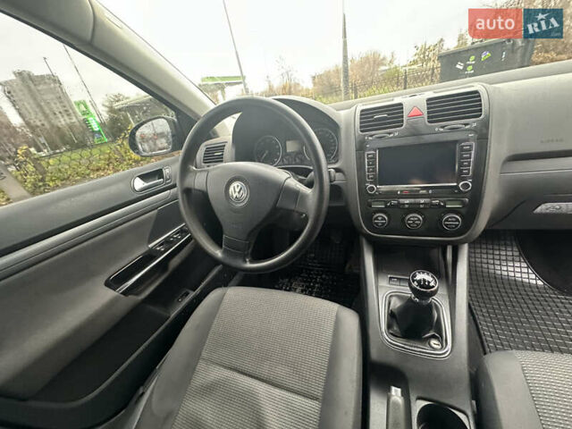 Черный Фольксваген Джетта, объемом двигателя 1.6 л и пробегом 270 тыс. км за 4700 $, фото 7 на Automoto.ua