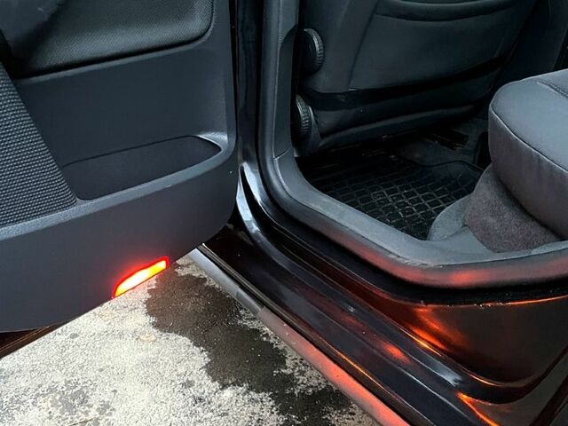 Черный Фольксваген Джетта, объемом двигателя 2 л и пробегом 290 тыс. км за 5300 $, фото 10 на Automoto.ua