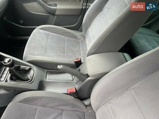 Фольксваген Джетта 2006 в Хмельницком на Automoto.ua Черный Фольксваген Джетта, объемом двигателя 1.6 л и пробегом 188 тыс. км за 6599 $, фото 42 на Automoto.ua