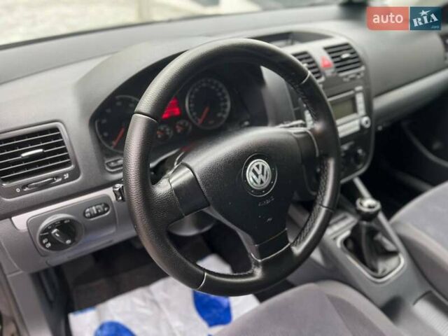 Фольксваген Джетта 2006 в Хмельницком на Automoto.ua Черный Фольксваген Джетта, объемом двигателя 1.6 л и пробегом 188 тыс. км за 6599 $, фото 40 на Automoto.ua