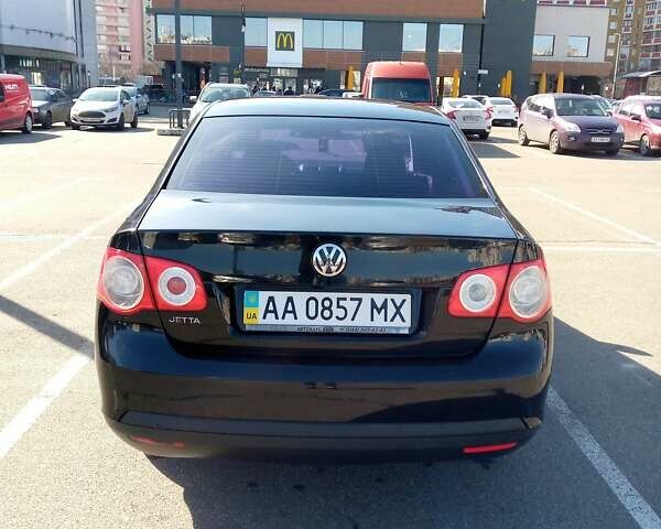 Черный Фольксваген Джетта, объемом двигателя 1.6 л и пробегом 235 тыс. км за 5500 $, фото 5 на Automoto.ua