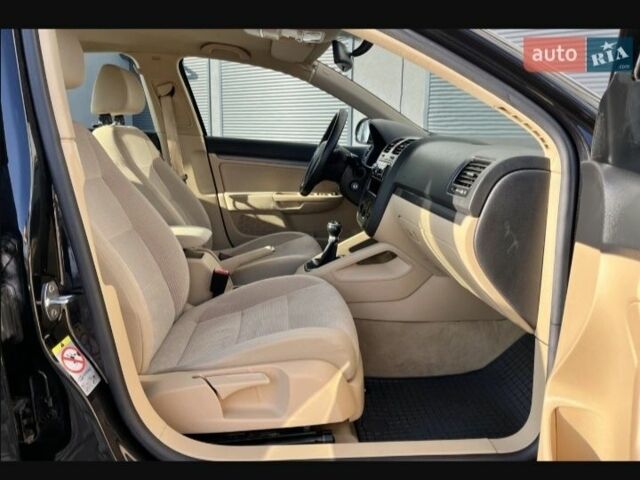 Чорний Фольксваген Джетта, об'ємом двигуна 1.6 л та пробігом 200 тис. км за 4900 $, фото 4 на Automoto.ua