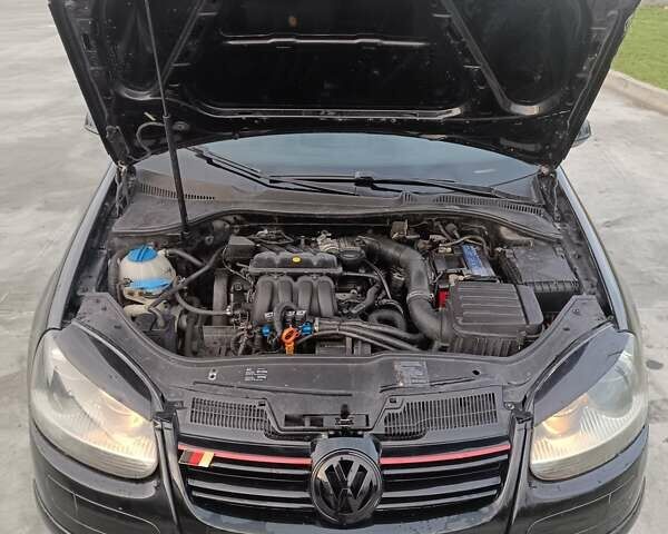 Черный Фольксваген Джетта, объемом двигателя 1.6 л и пробегом 210 тыс. км за 5700 $, фото 1 на Automoto.ua