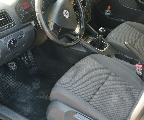 Черный Фольксваген Джетта, объемом двигателя 1.9 л и пробегом 240 тыс. км за 4600 $, фото 5 на Automoto.ua