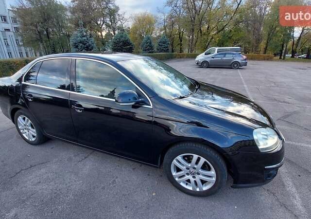 Черный Фольксваген Джетта, объемом двигателя 1.6 л и пробегом 199 тыс. км за 6000 $, фото 6 на Automoto.ua