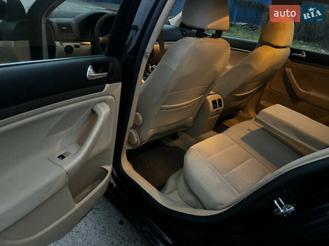 Черный Фольксваген Джетта, объемом двигателя 1.6 л и пробегом 202 тыс. км за 5200 $, фото 7 на Automoto.ua