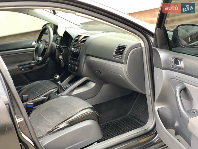 Фольксваген Джетта 2006 в Яворове на Automoto.ua Черный Фольксваген Джетта, объемом двигателя 1.6 л и пробегом 395 тыс. км за 3199 $, фото 12 на Automoto.ua