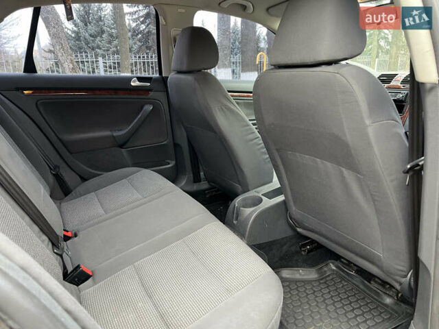 Черный Фольксваген Джетта, объемом двигателя 1.6 л и пробегом 195 тыс. км за 5400 $, фото 8 на Automoto.ua