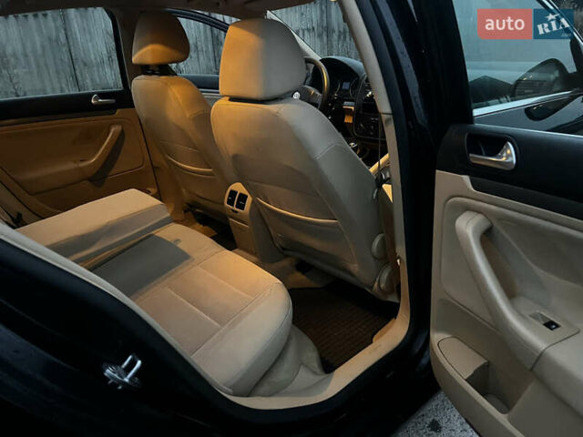 Черный Фольксваген Джетта, объемом двигателя 1.6 л и пробегом 202 тыс. км за 5200 $, фото 8 на Automoto.ua