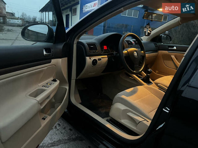 Черный Фольксваген Джетта, объемом двигателя 1.6 л и пробегом 202 тыс. км за 5200 $, фото 5 на Automoto.ua