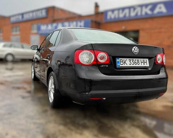 Черный Фольксваген Джетта, объемом двигателя 1.6 л и пробегом 282 тыс. км за 4500 $, фото 4 на Automoto.ua