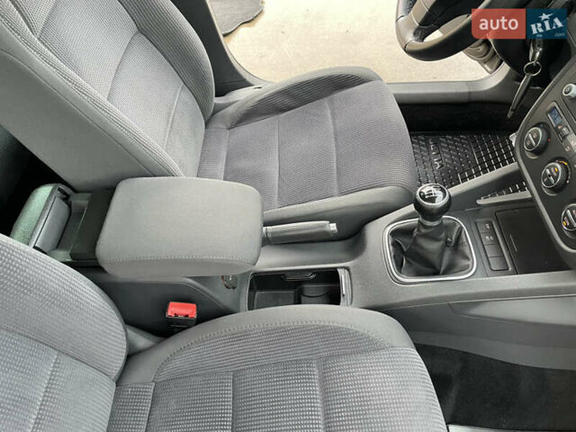 Чорний Фольксваген Джетта, об'ємом двигуна 1.6 л та пробігом 216 тис. км за 5950 $, фото 29 на Automoto.ua