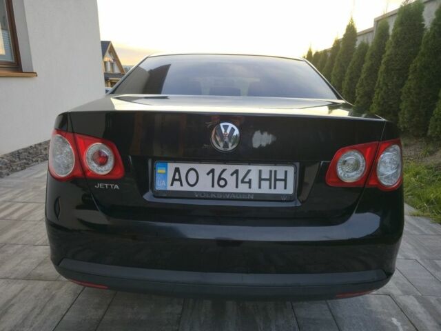 Черный Фольксваген Джетта, объемом двигателя 1.6 л и пробегом 235 тыс. км за 5500 $, фото 3 на Automoto.ua