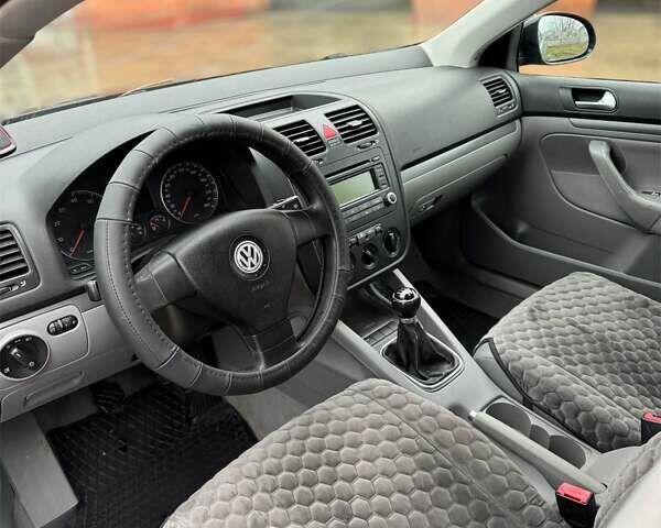 Черный Фольксваген Джетта, объемом двигателя 1.6 л и пробегом 282 тыс. км за 4500 $, фото 10 на Automoto.ua