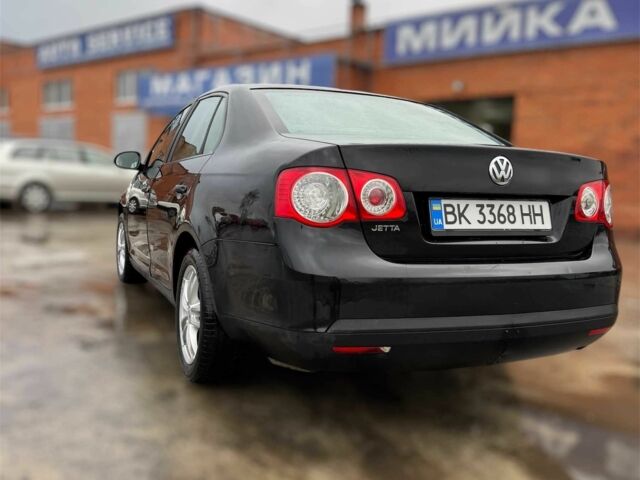 Черный Фольксваген Джетта, объемом двигателя 1.6 л и пробегом 282 тыс. км за 4500 $, фото 5 на Automoto.ua