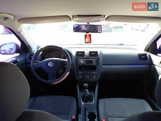 Черный Фольксваген Джетта, объемом двигателя 1.6 л и пробегом 235 тыс. км за 5500 $, фото 8 на Automoto.ua