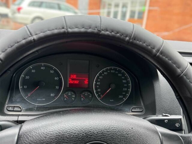 Черный Фольксваген Джетта, объемом двигателя 1.6 л и пробегом 282 тыс. км за 4500 $, фото 12 на Automoto.ua