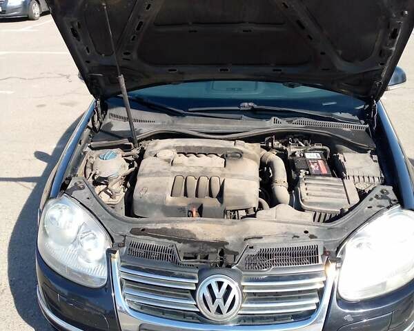 Черный Фольксваген Джетта, объемом двигателя 1.6 л и пробегом 235 тыс. км за 5500 $, фото 9 на Automoto.ua