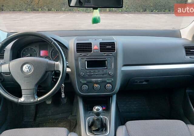 Черный Фольксваген Джетта, объемом двигателя 1.6 л и пробегом 199 тыс. км за 6000 $, фото 7 на Automoto.ua