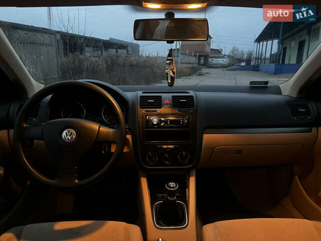 Черный Фольксваген Джетта, объемом двигателя 1.6 л и пробегом 202 тыс. км за 5200 $, фото 1 на Automoto.ua