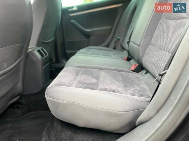 Фольксваген Джетта 2006 в Хмельницком на Automoto.ua Черный Фольксваген Джетта, объемом двигателя 1.6 л и пробегом 188 тыс. км за 6599 $, фото 47 на Automoto.ua