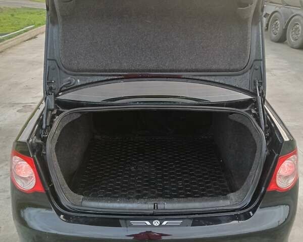 Черный Фольксваген Джетта, объемом двигателя 1.6 л и пробегом 210 тыс. км за 5700 $, фото 3 на Automoto.ua