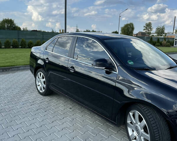 Черный Фольксваген Джетта, объемом двигателя 1.6 л и пробегом 221 тыс. км за 6600 $, фото 4 на Automoto.ua