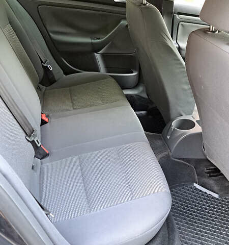 Черный Фольксваген Джетта, объемом двигателя 1.6 л и пробегом 278 тыс. км за 6000 $, фото 7 на Automoto.ua