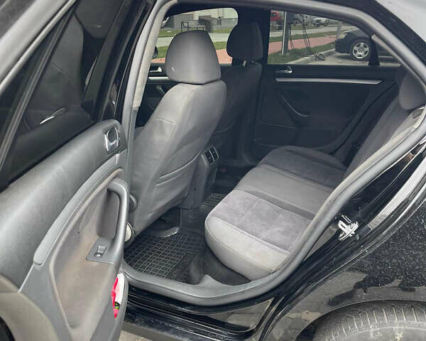 Чорний Фольксваген Джетта, об'ємом двигуна 2.48 л та пробігом 303 тис. км за 4650 $, фото 6 на Automoto.ua