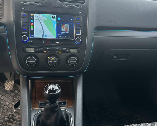 Чорний Фольксваген Джетта, об'ємом двигуна 1.6 л та пробігом 327 тис. км за 4400 $, фото 19 на Automoto.ua