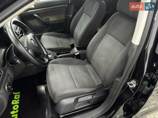 Черный Фольксваген Джетта, объемом двигателя 1.6 л и пробегом 143 тыс. км за 6500 $, фото 9 на Automoto.ua